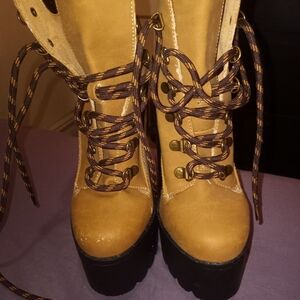 woman's Timberland boot worn for photo shoot.size 7
